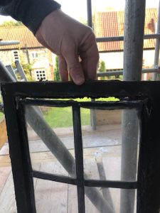 Windowdamage2 Windows split from their frames
